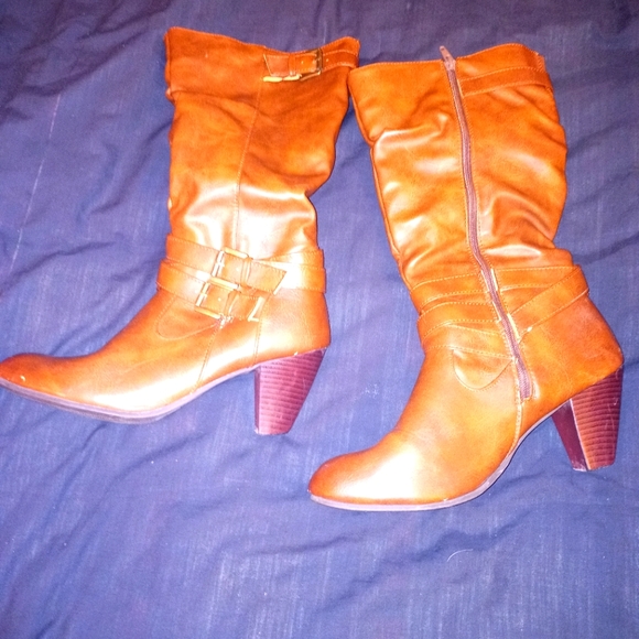 Ardene mid calf zipper boots - Picture 1 of 4